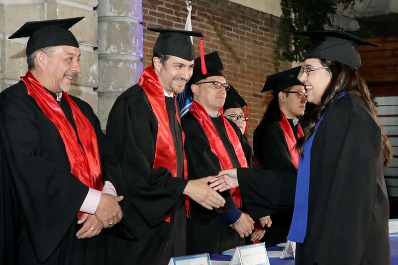 ACOMPAÑAMIENTO Y FUTURO PROFESIONAL EN LA UNIVERSIDAD DE LA COMUNICACIÓN